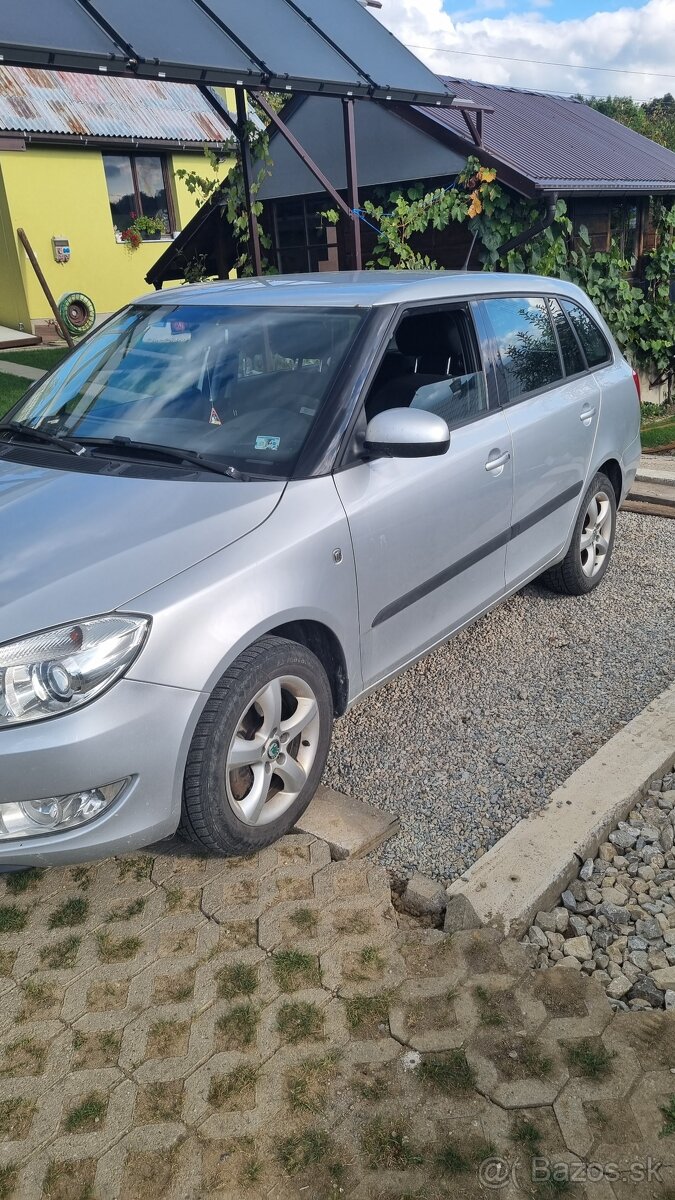 Škoda fabia 1.2 tsi 2012