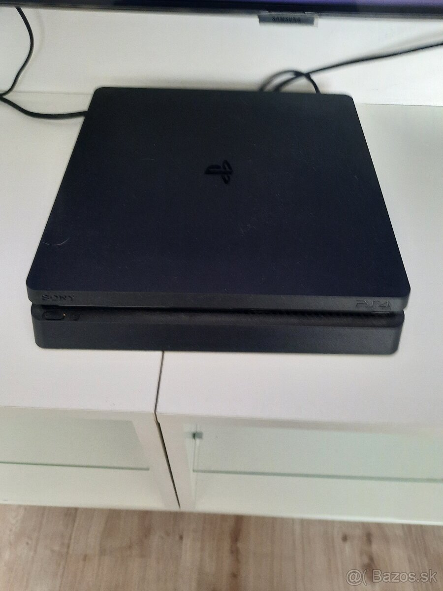 Playstation 4 Slim