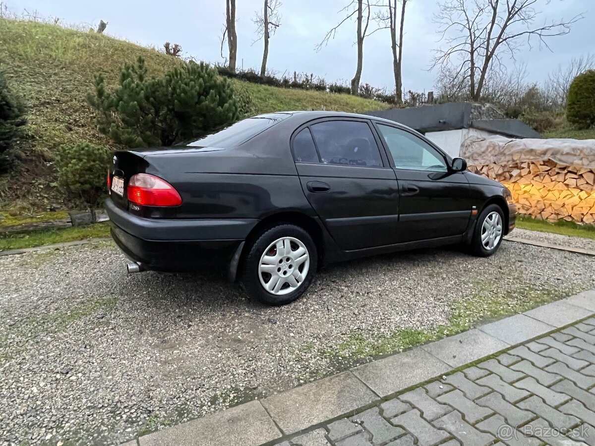 Toyota avensis 1.6 vvti benzín rv.2001