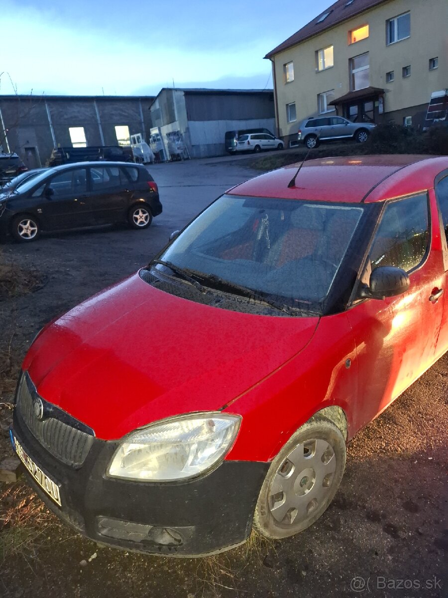 Predam Skoda Roomster 1.2 htp na nahradne diely s papiermi