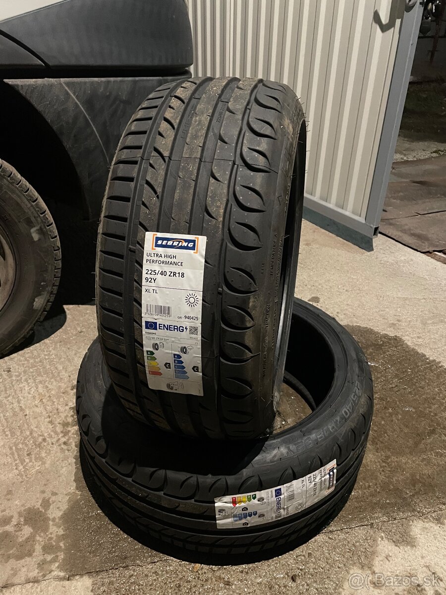 Sebring 225/40 R18