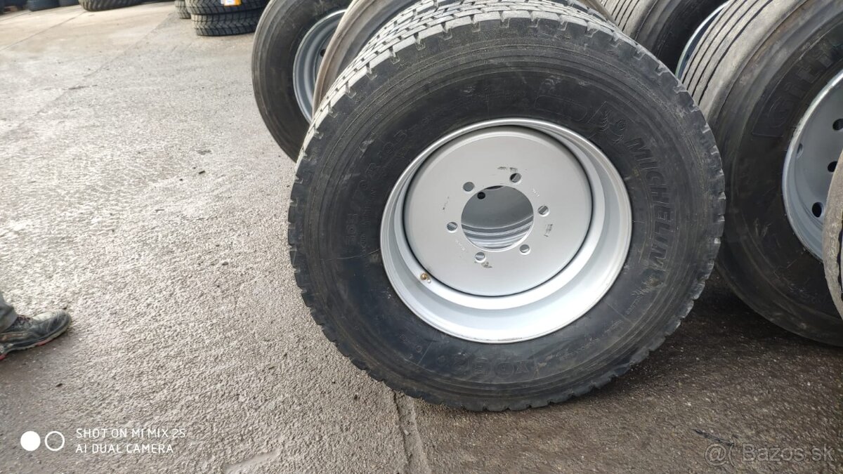 Koleso 305 / 70 R19.5 vlečka