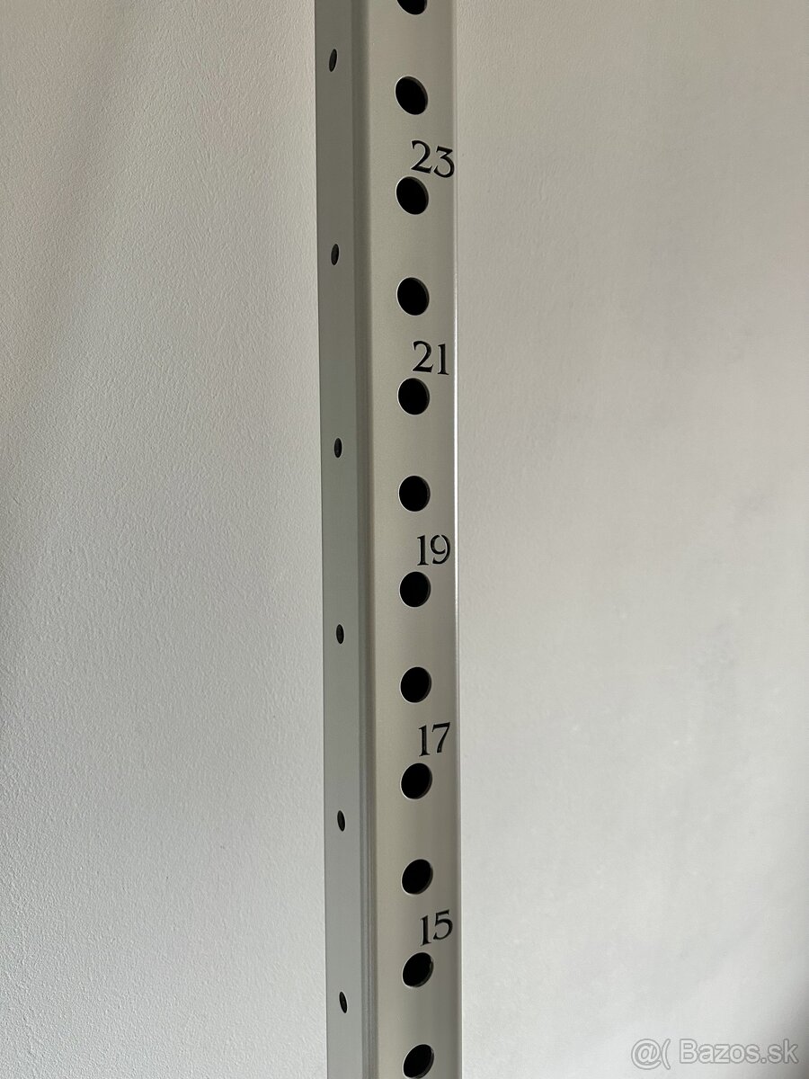 Wallmount rack / stojan o stenu