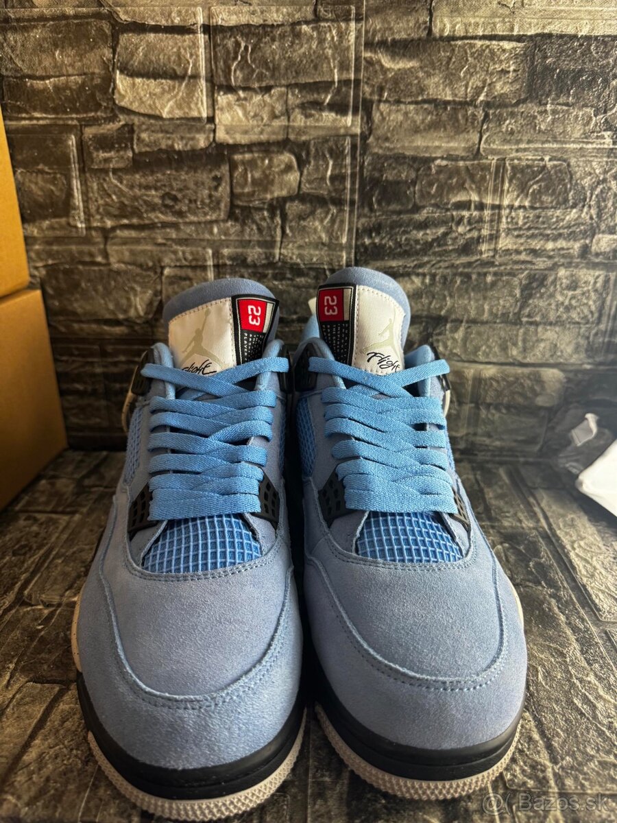 AIR JORDAN 4 unc blue