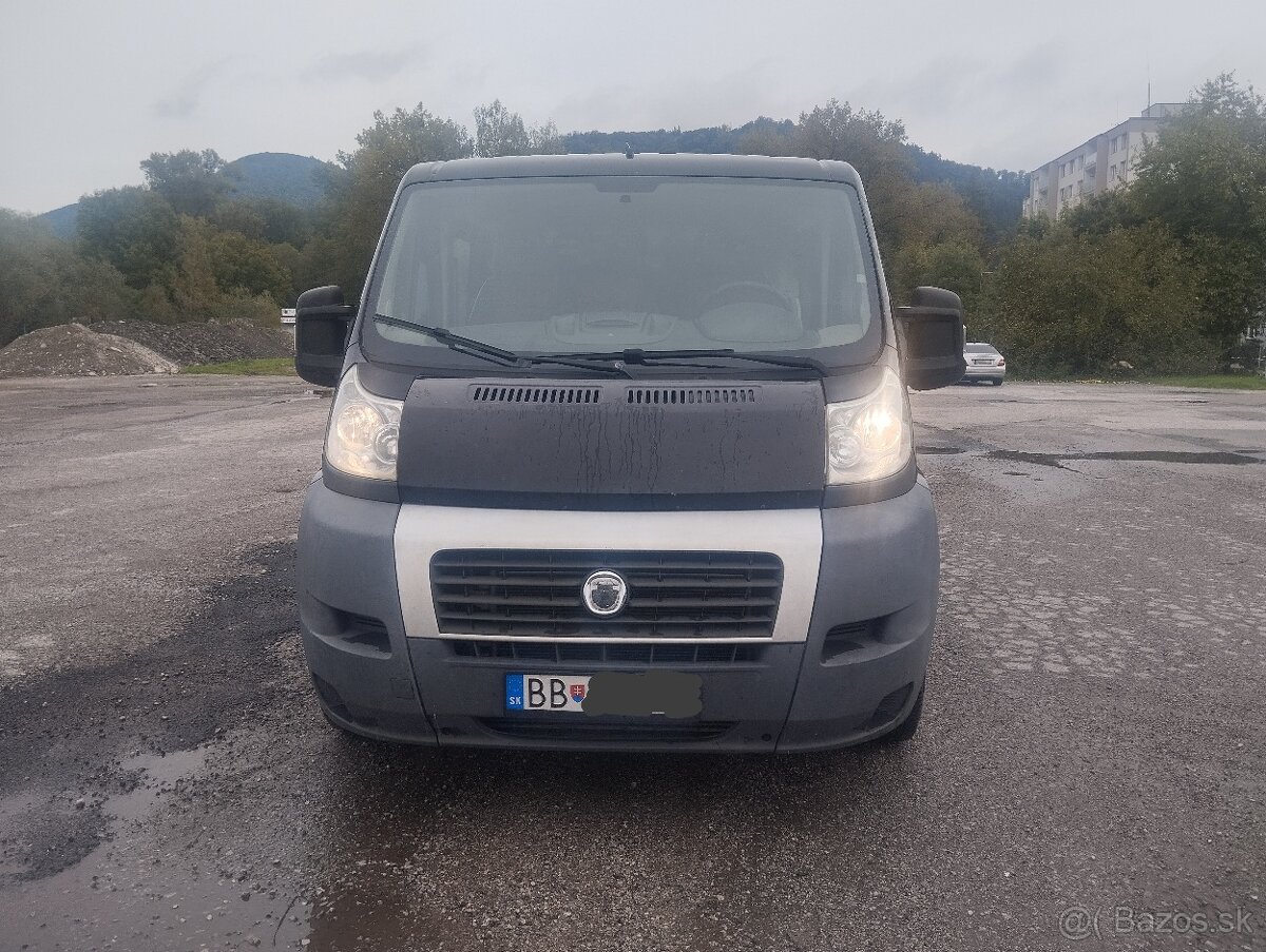 Predam fiat ducato 2.3 74kw diesel 7 miestne