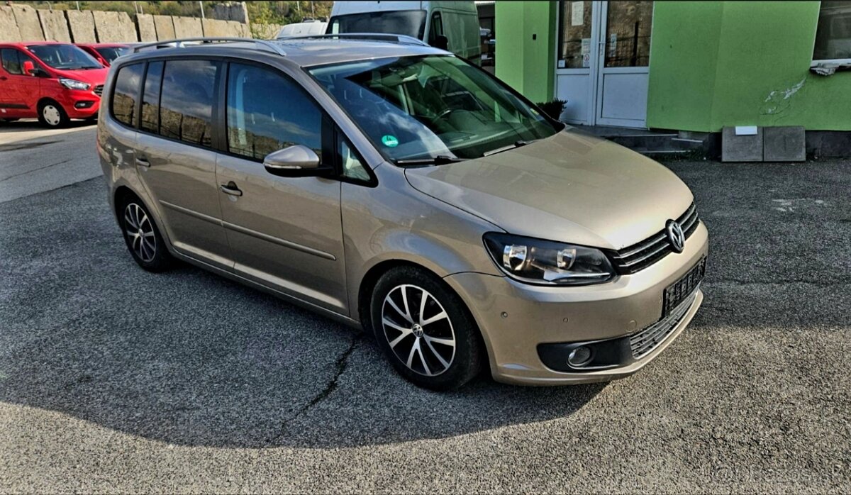 VW TOURAN DSG - PREDAJ AJ NA SPLÁTKY