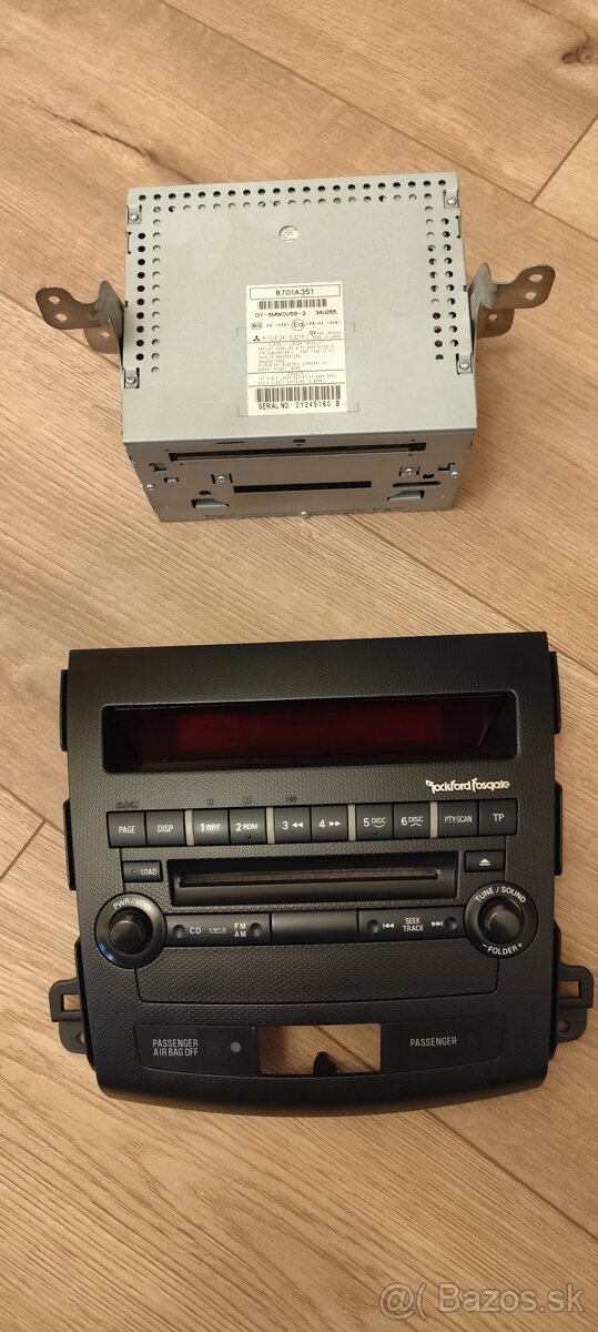 Rádio na Mitsubishi Outlander