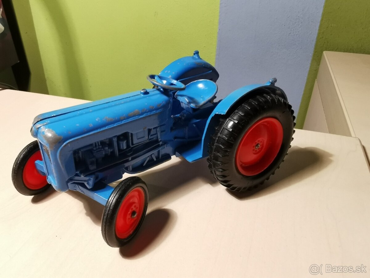 Traktor Fordson Crescent toys England