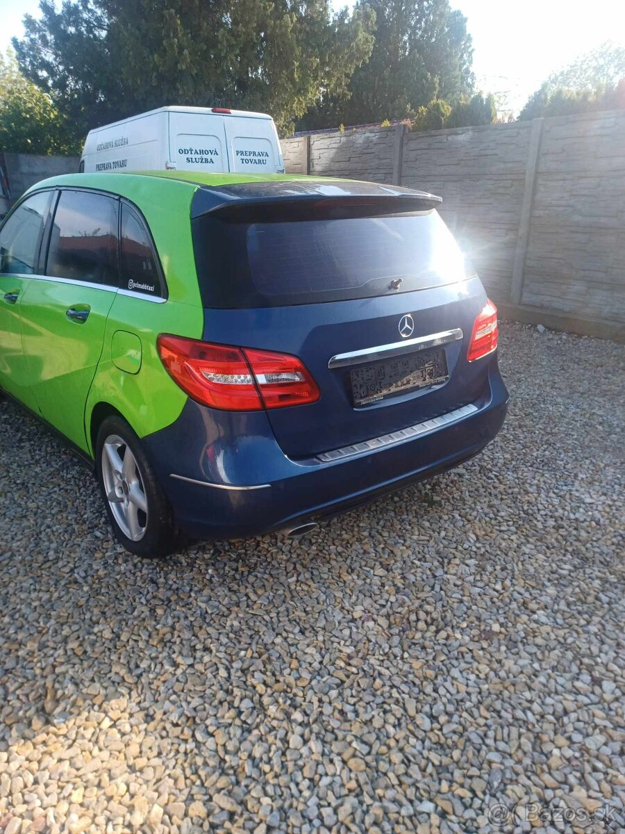 Rozpredam Mercedes B180 CDI 80kw W246 2012