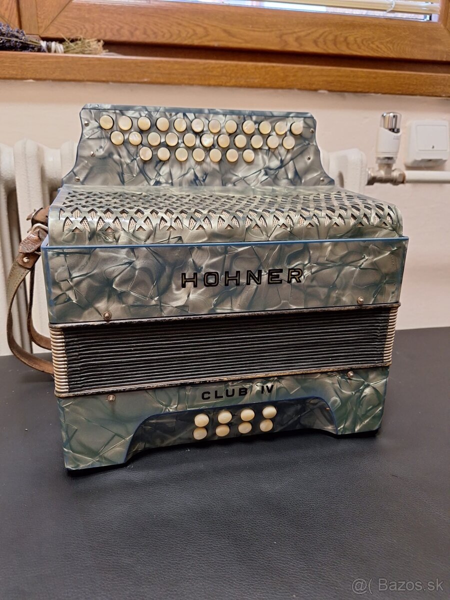 Heligonka Hohner Club IV