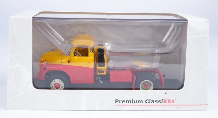 PREMIUM CLASSIXXS - TATRA 138 NT 4x4 (žlto červená) - 1:43