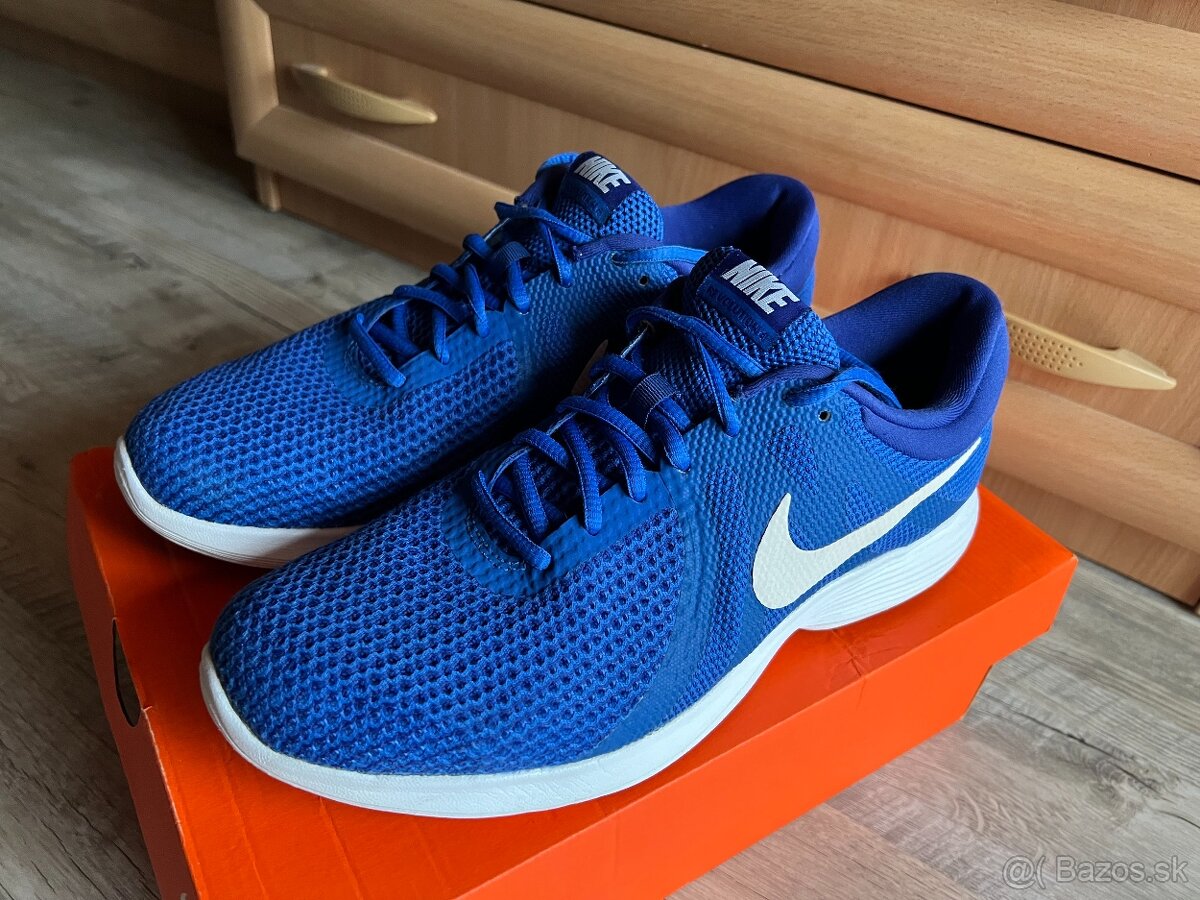 Nike Revolution 4 Royal Blue (modrá)