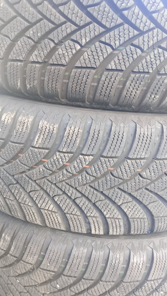 205/60 R16 96H XL zimné pneumatiky semperit