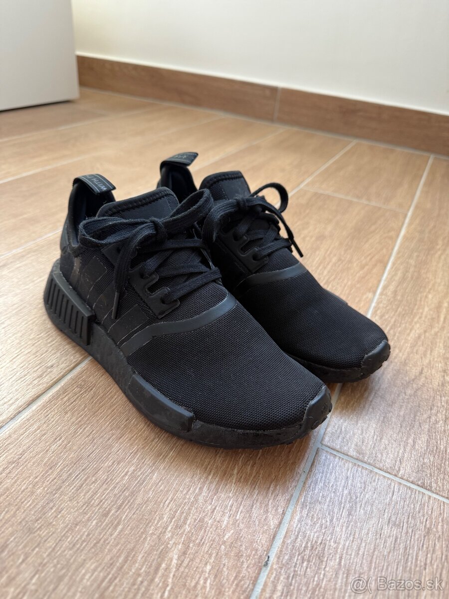 Tenisky adidas nmd r1