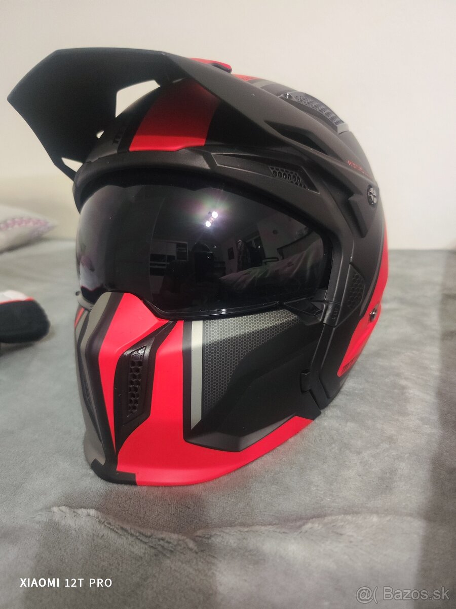 MT Helmets Streetfighter SW