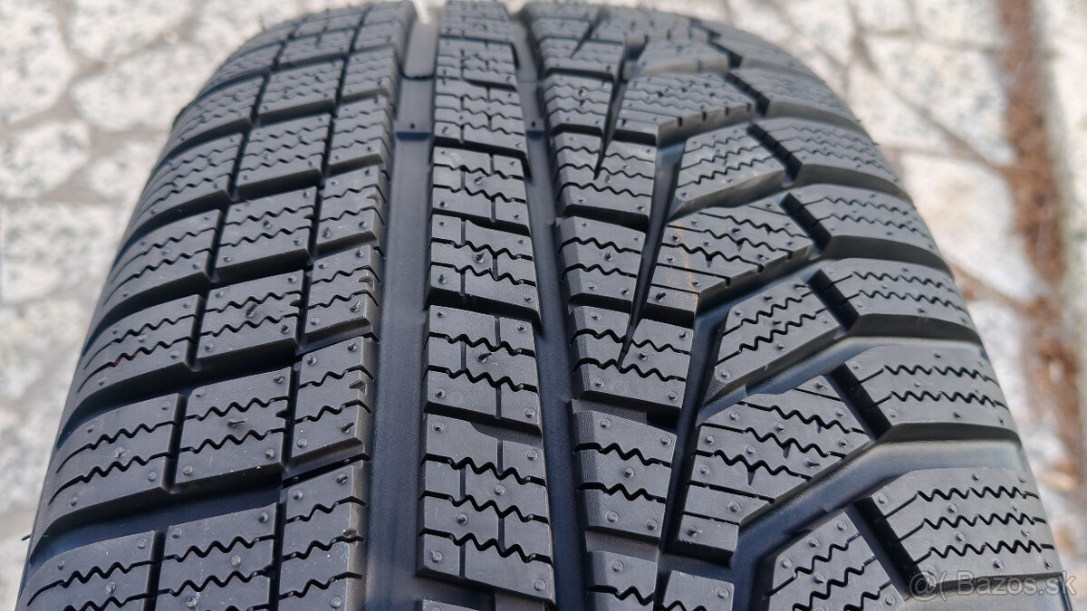 Zimné pneu 215/45 R16 --- HANKOOK