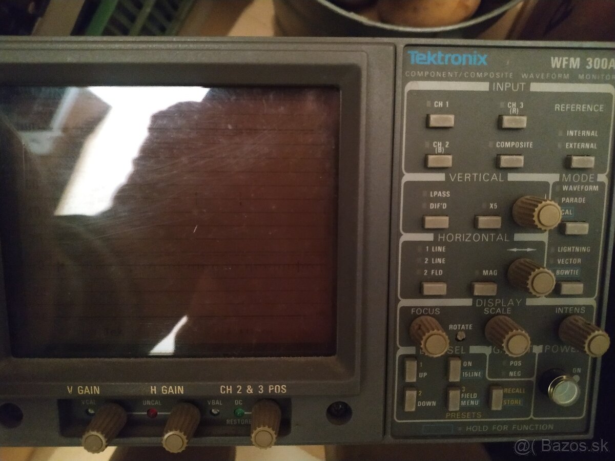 Tektronix WFM 300A