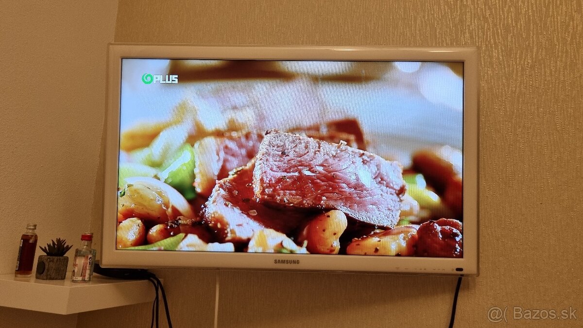 Predám LED TV SAMSUNG 32" aj s drziakom na stenu