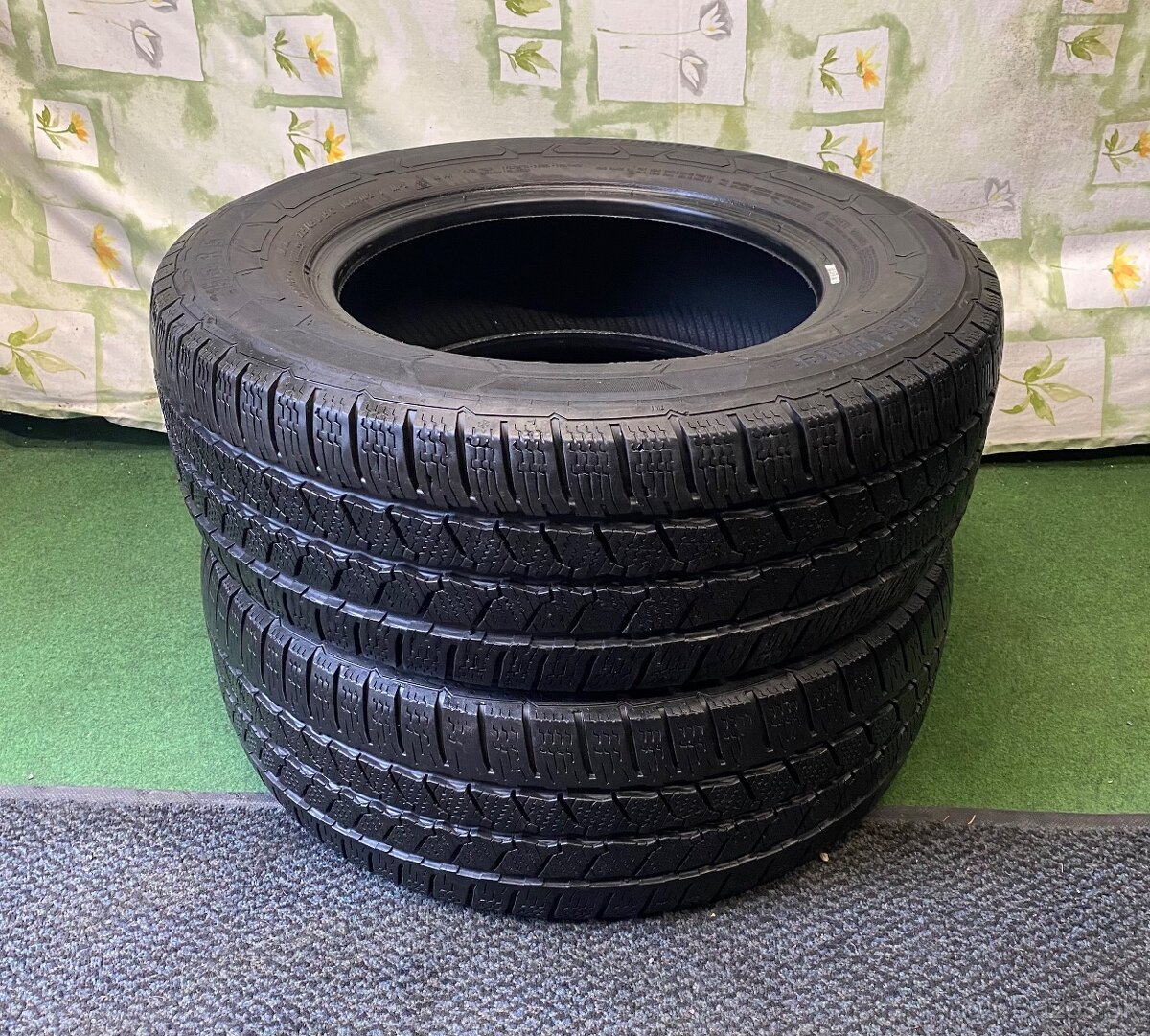 215/65 r15C zimné CONTINENTAL 104/102T