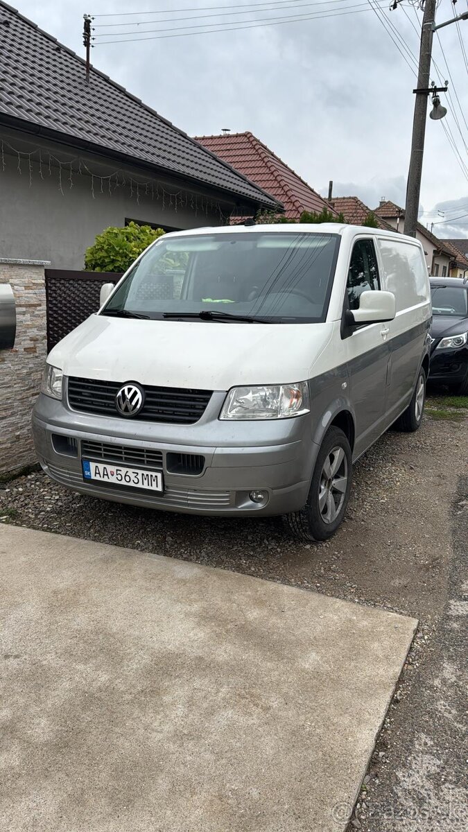 Predám Volkswagen Transporter T5 2.5tdi 96kw rok 2009