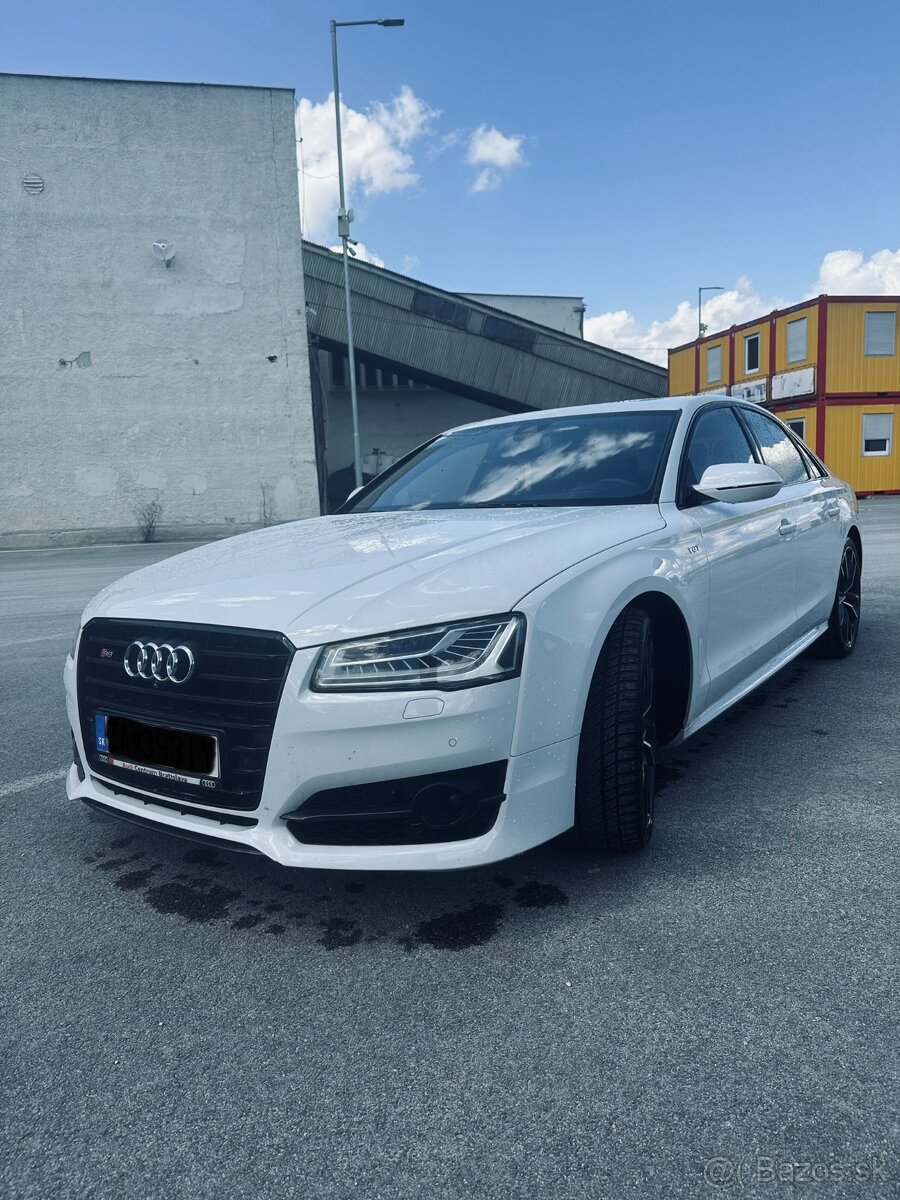 Audi S8 plus