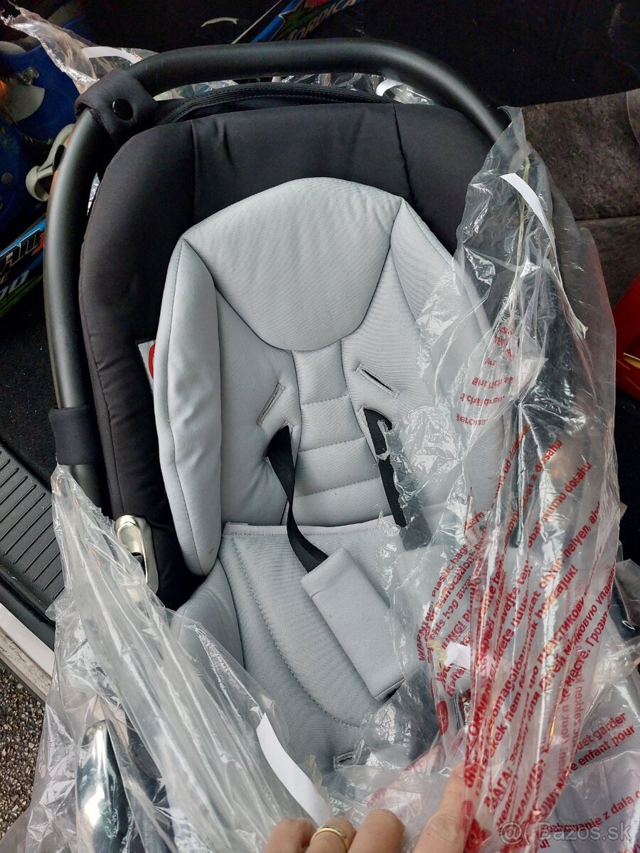 Vajicko Royal s isofix