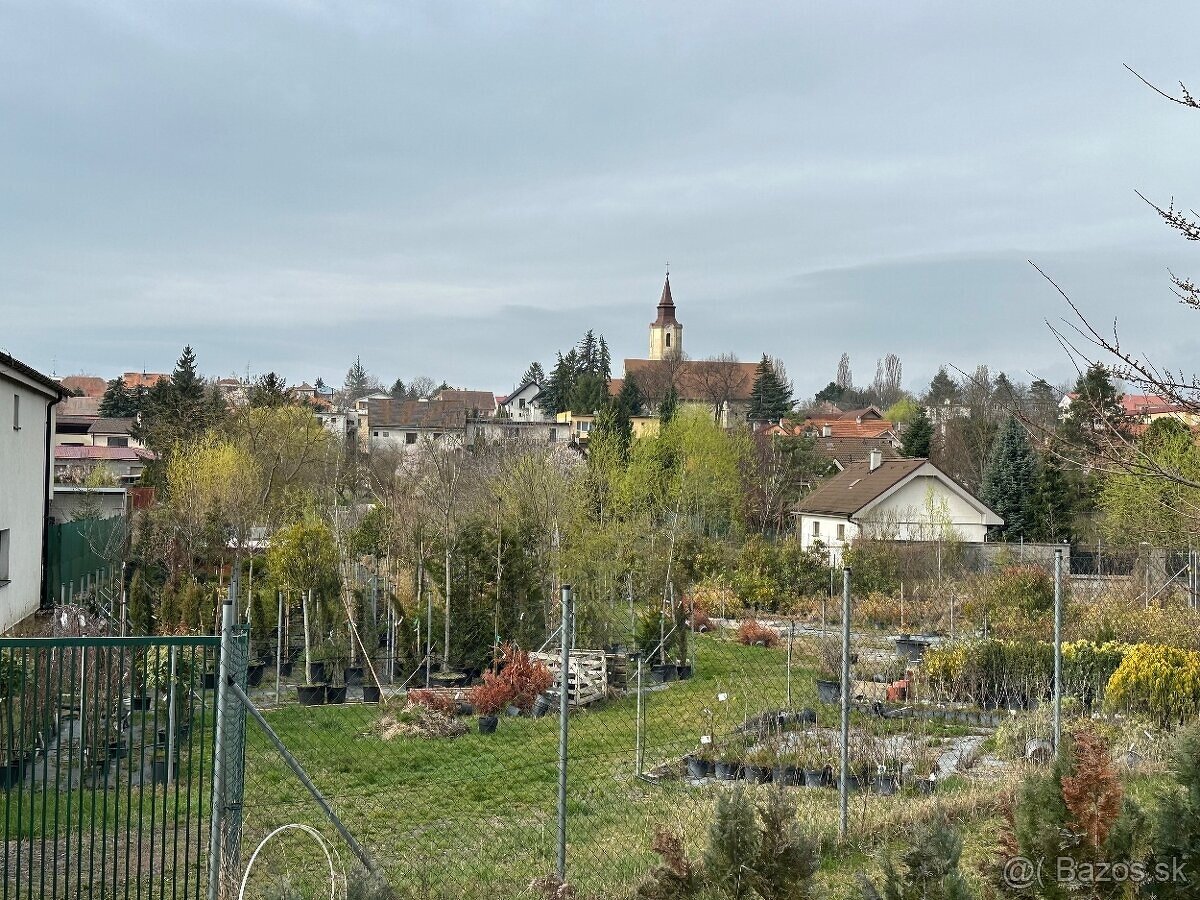 Stavebný pozemok Budmerice 1232m2