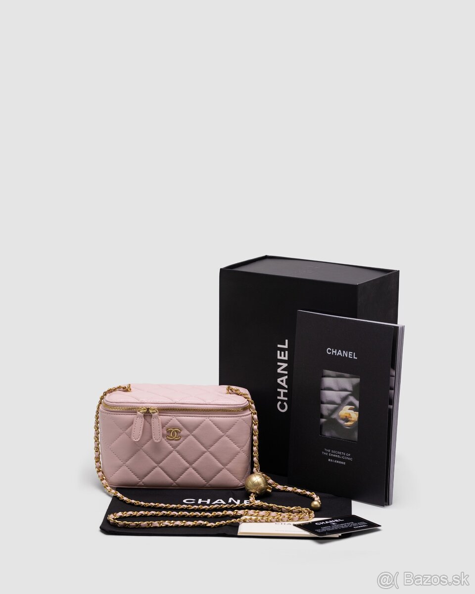 Kabelka Chanel Classic Powder Lambskin Pearl Crush Vanity