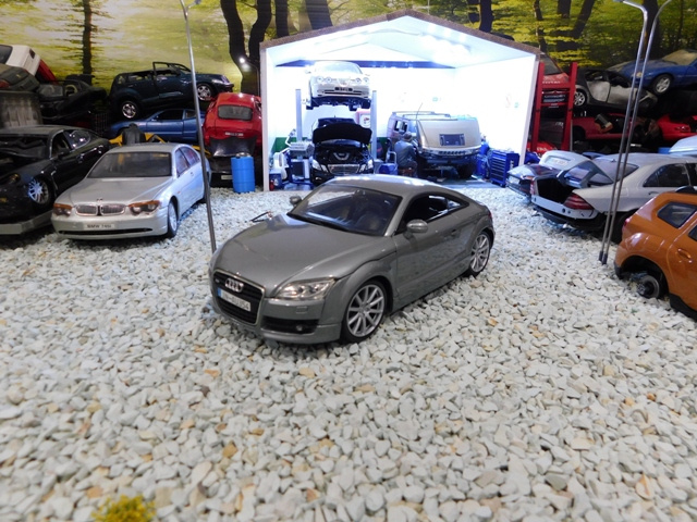 Audi TT 1:18 Motor MAX