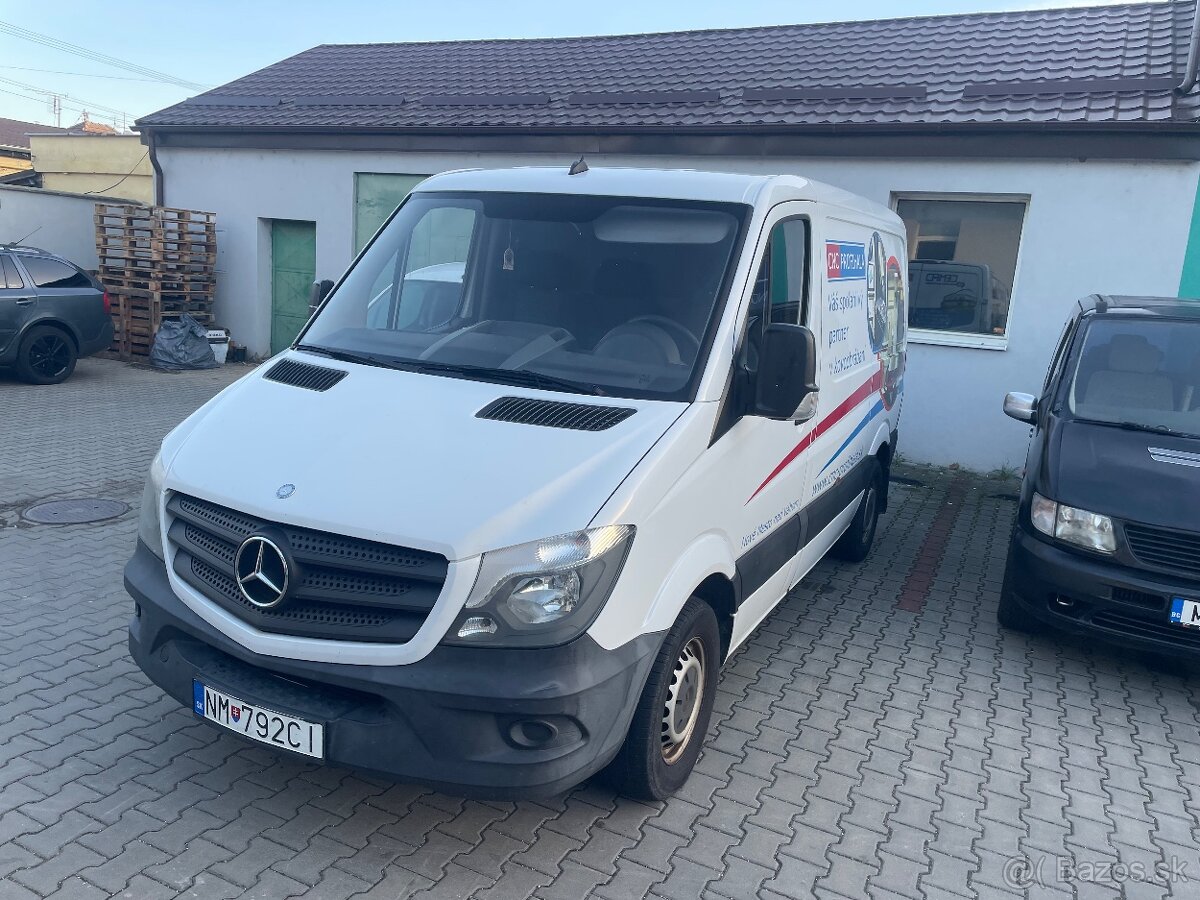 Mercedes Sprinter 313  poškodený motor ,pojazdné 