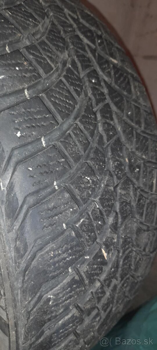 Zimne pneumatiky 235/45R17