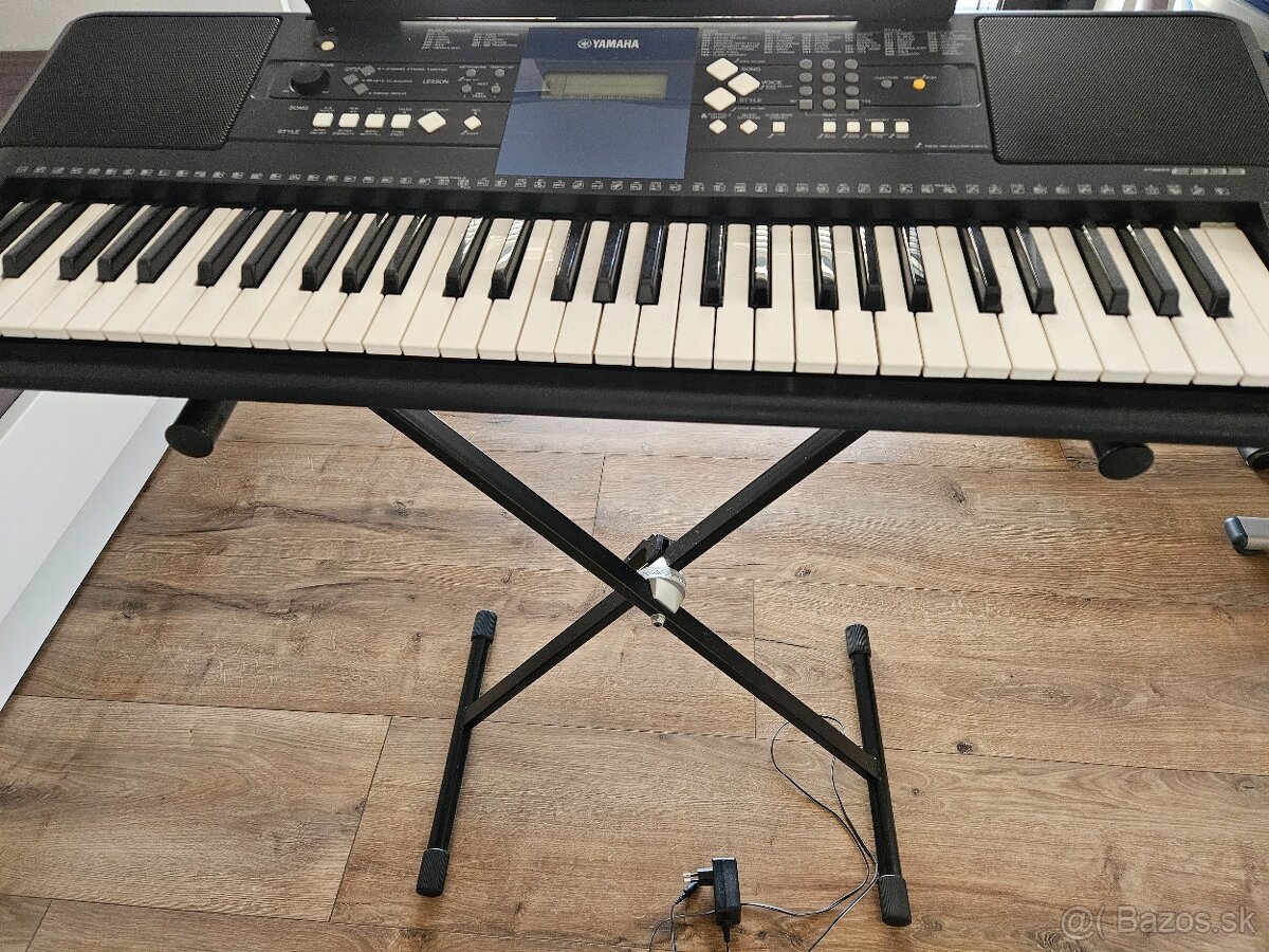 Yamaha PSR E333