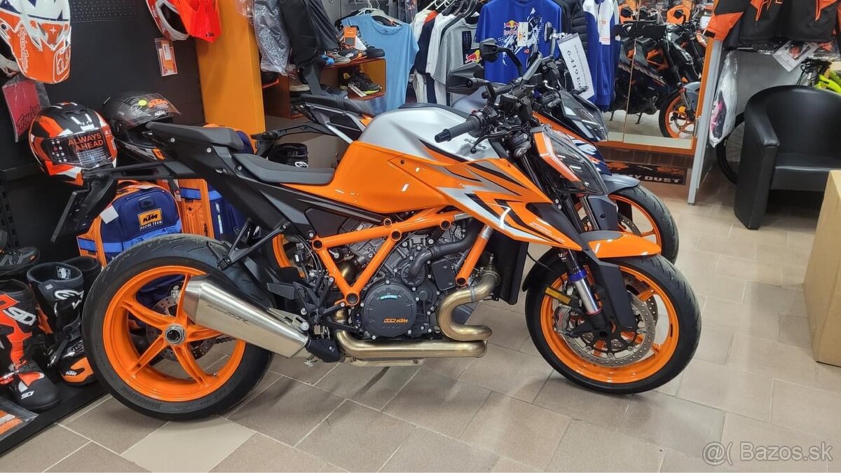 KTM1290 Super Duke R Evo v TECH PACK