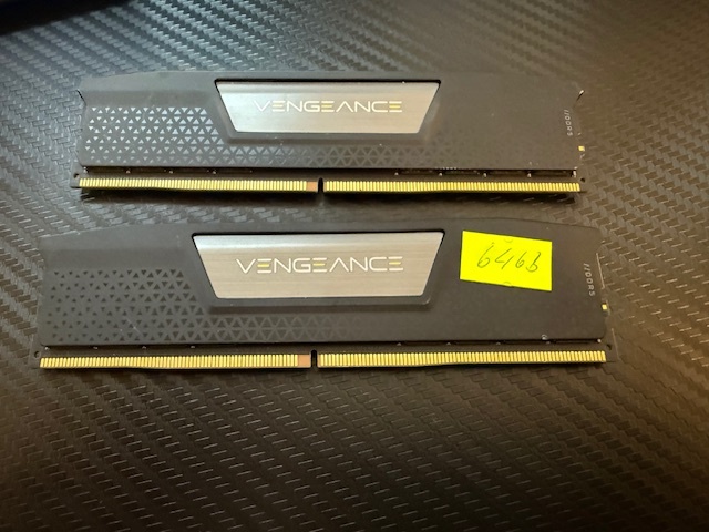 CORSAIR VENGEANCE DDR5 RAM 64GB (2x32GB) 5600MHz CL40