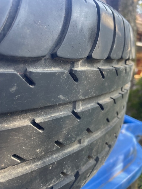 215/55r16 98V