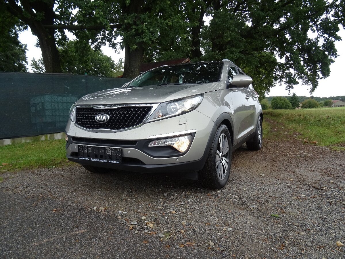 Kia Sportage 2,0CRDi 100kW 4x4 automat, tažné, pěkná výbava