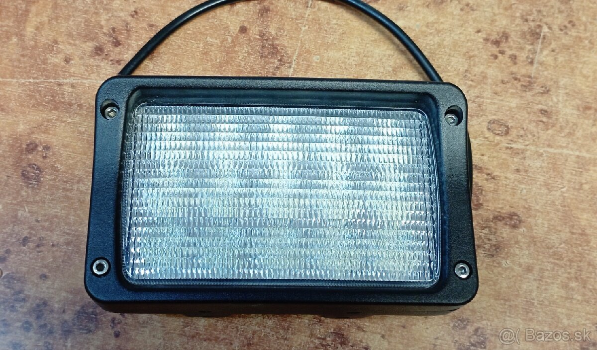 Predám výkonné pracovné LED svetlo 2950lm