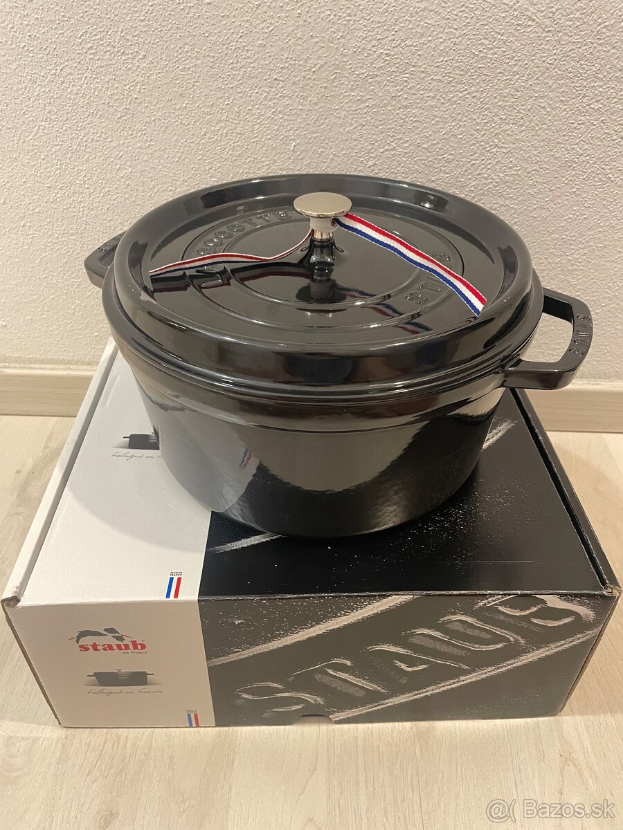 STAUB COCOTTE čierna lesklá , 28 cm, liatina/ nový