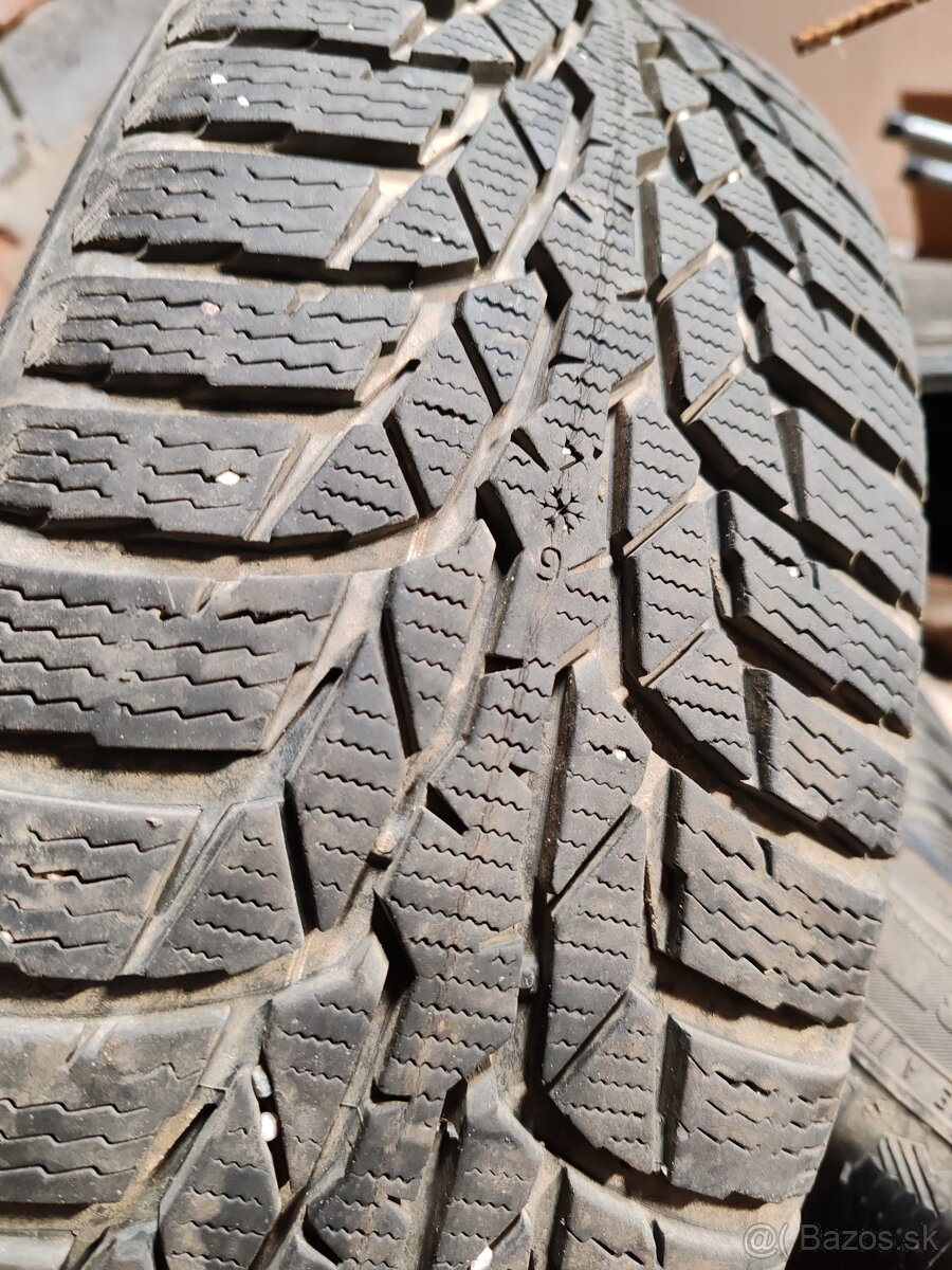 185/60 R15 Nokian zimné