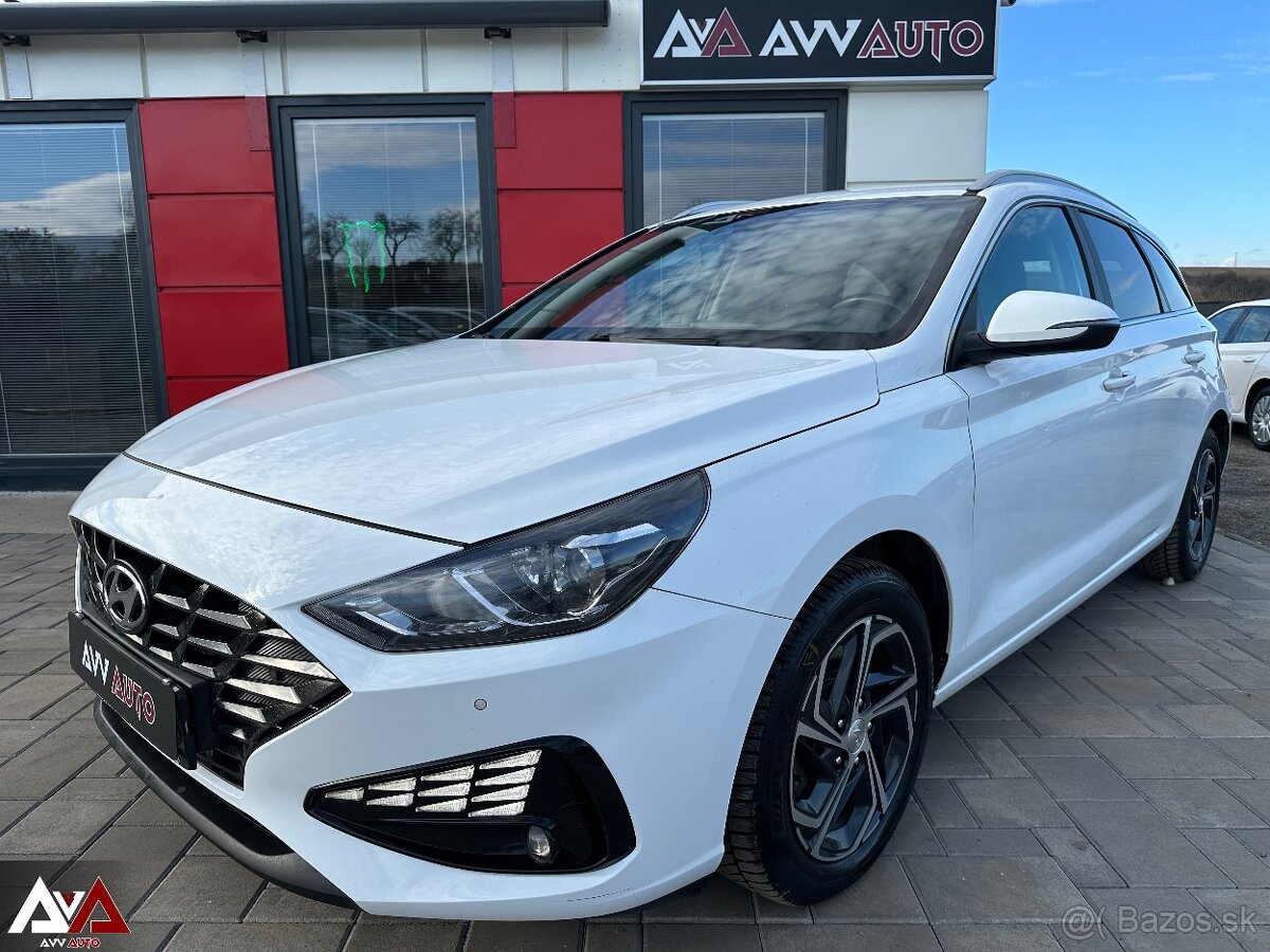 Hyundai i30 CW 1.6 CRDi Family, Pôvodný lak, v Záruke, SR