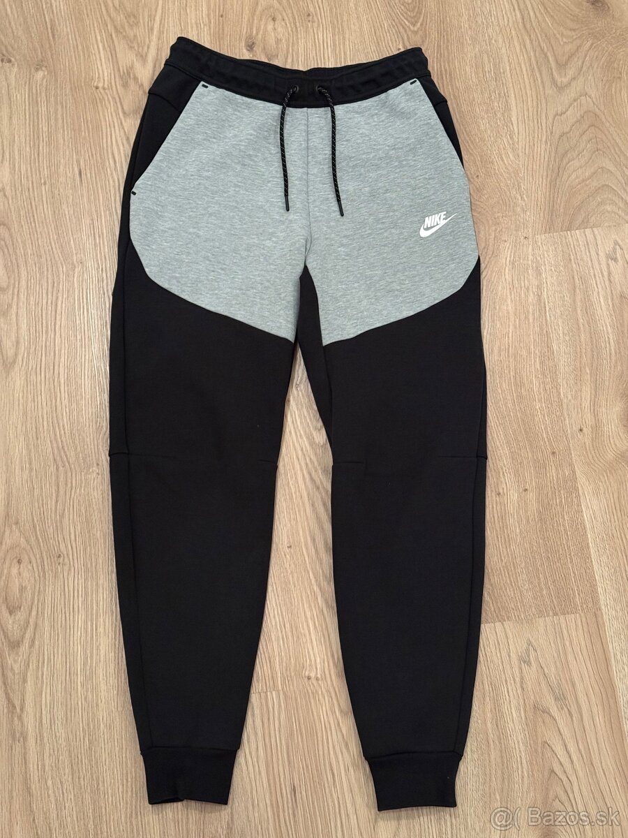 Nike Tech Fleece Black & Grey