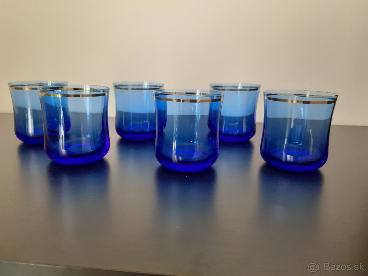 Modré poháre