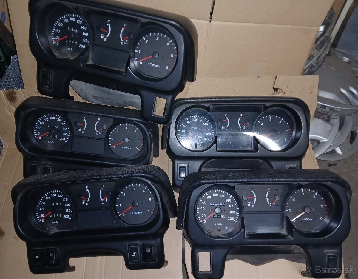 Hyundai Galloper  - tachometer