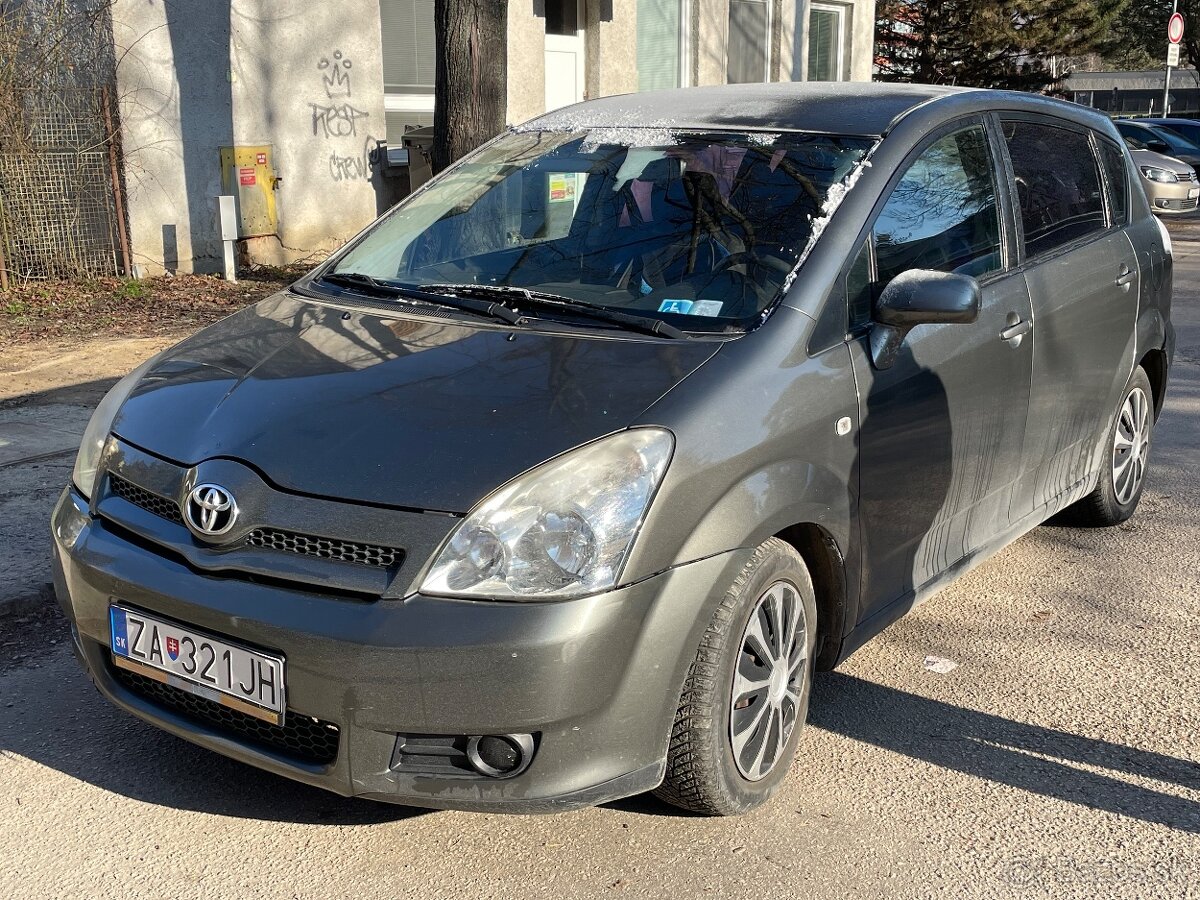 Toyota Corolla Verso 2.0 diesel 85 kw 7-miestna