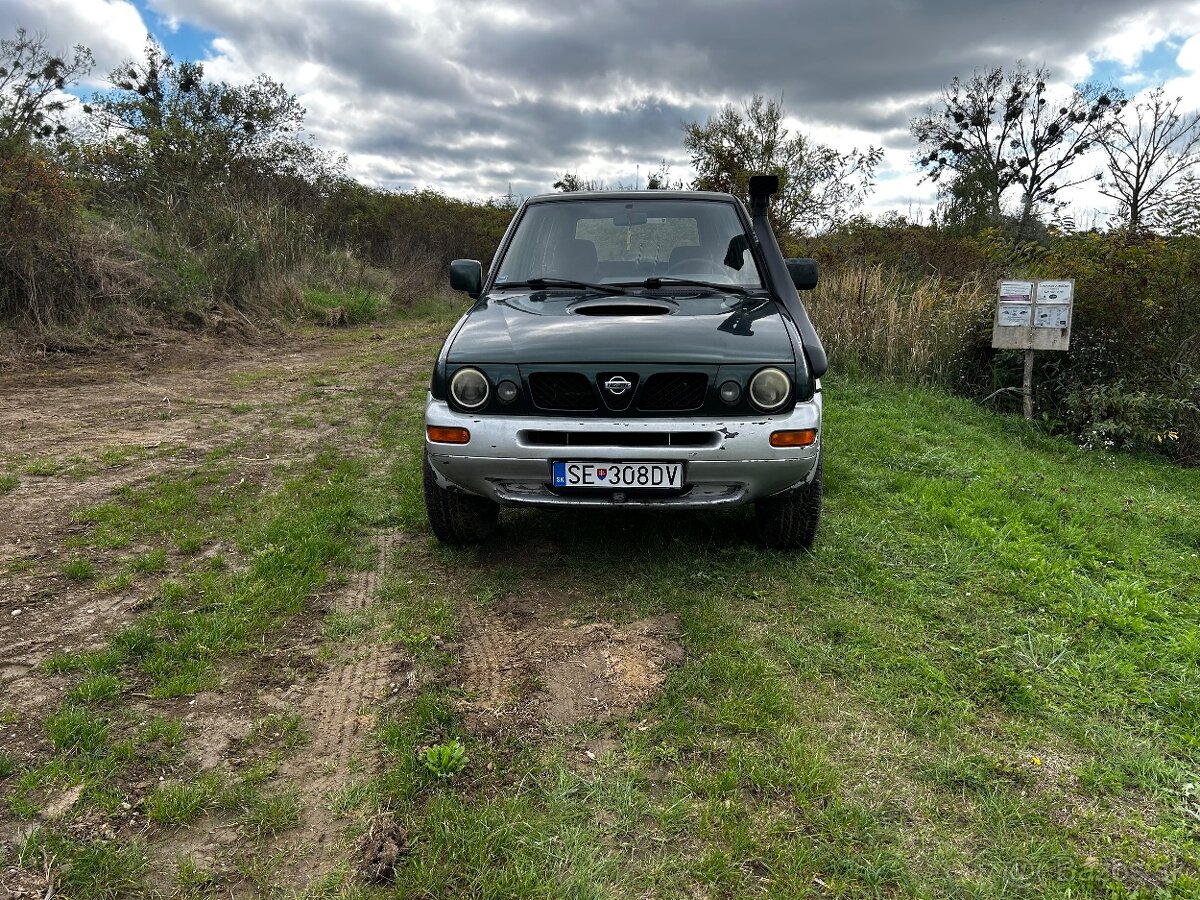 Nissan Terrano 2 2.7 92kw