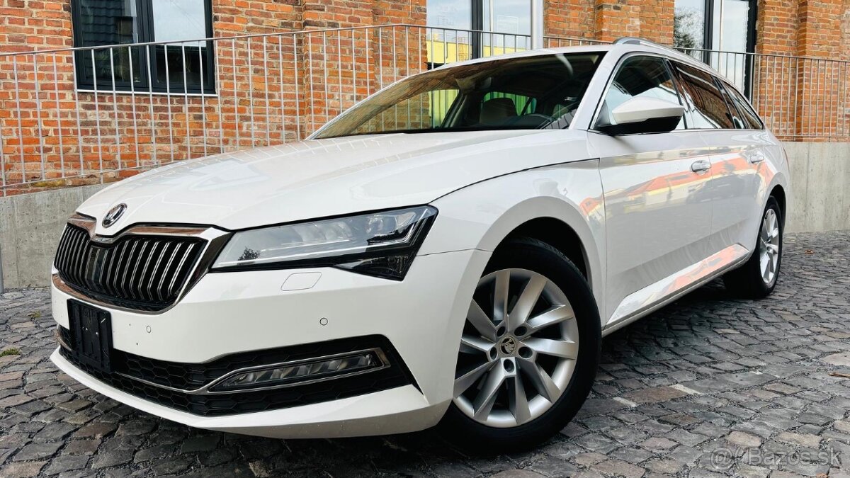 Škoda Superb Combi 2.0 TDI Premium Edition PDC Kamera