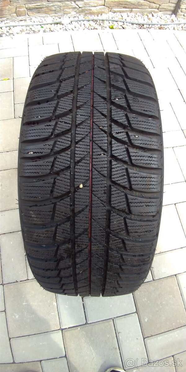 Bridgestone Blizzak LM001 225/40 R18 92V