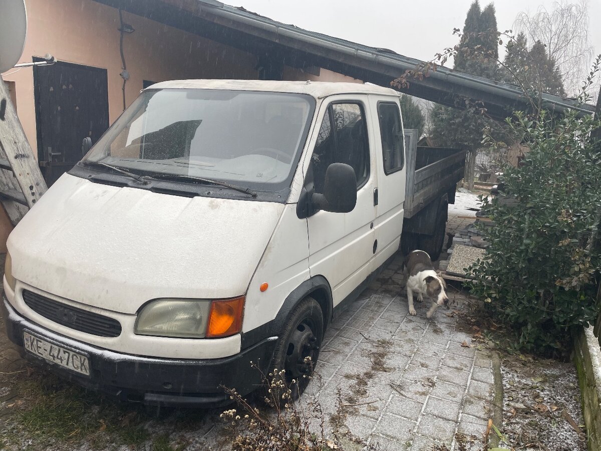 Ford Tranzit-Valník