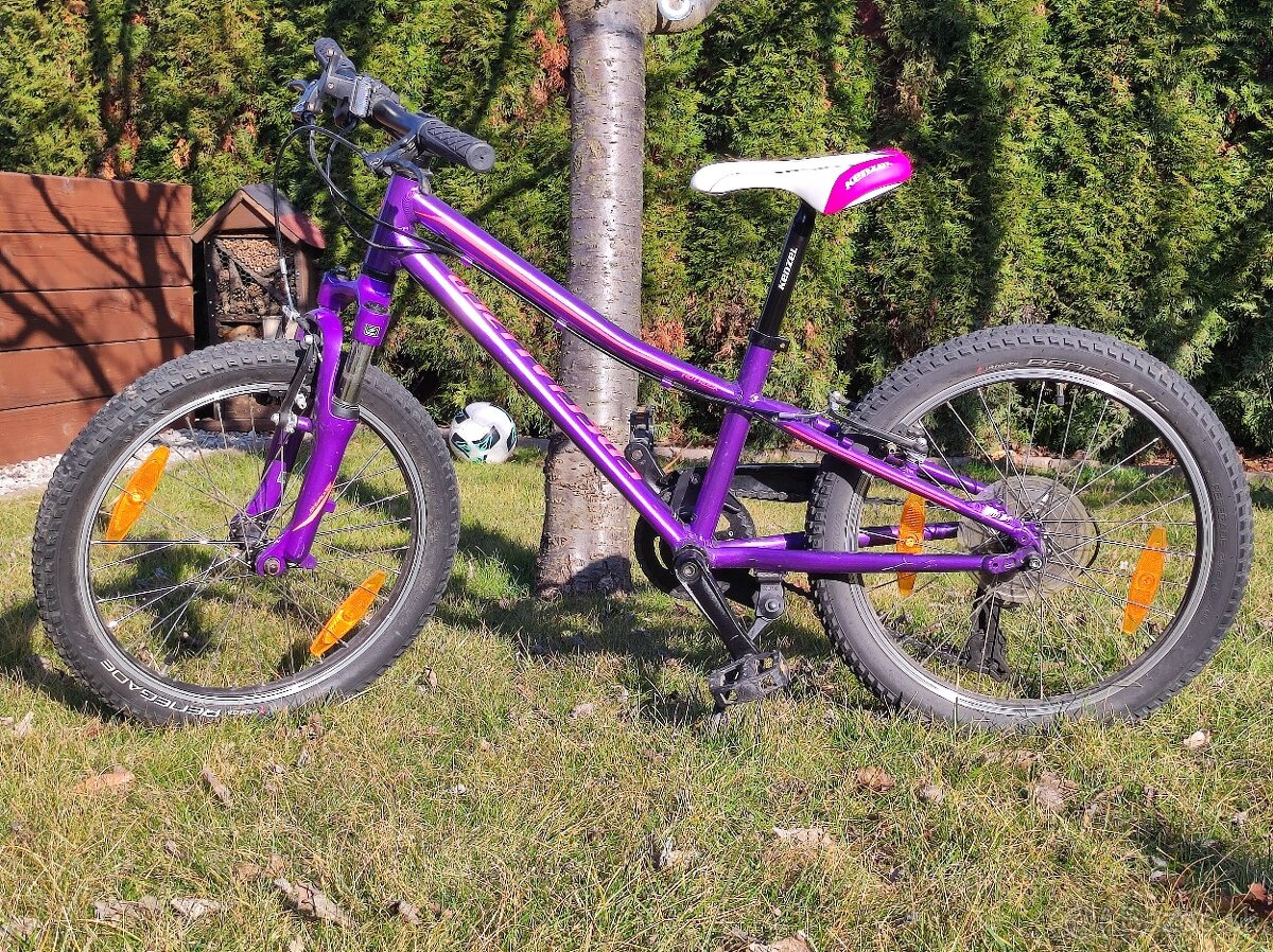 Detsky dievčenský bicykel Specialized