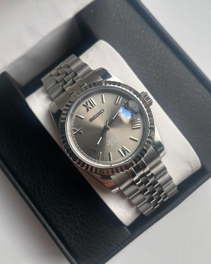 Custom Mod Seiko Datejust hodinky